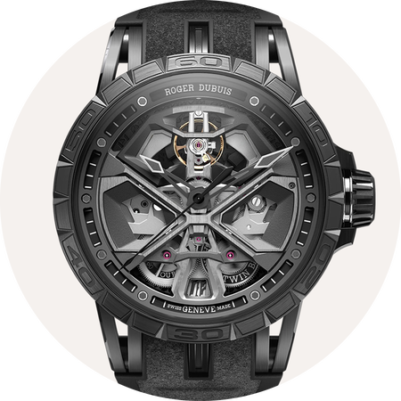 Montre Roger Dubuis Excalibur sur un fond beige.